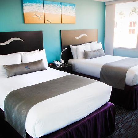 California Palms Hotel And Suites Austintown Εξωτερικό φωτογραφία