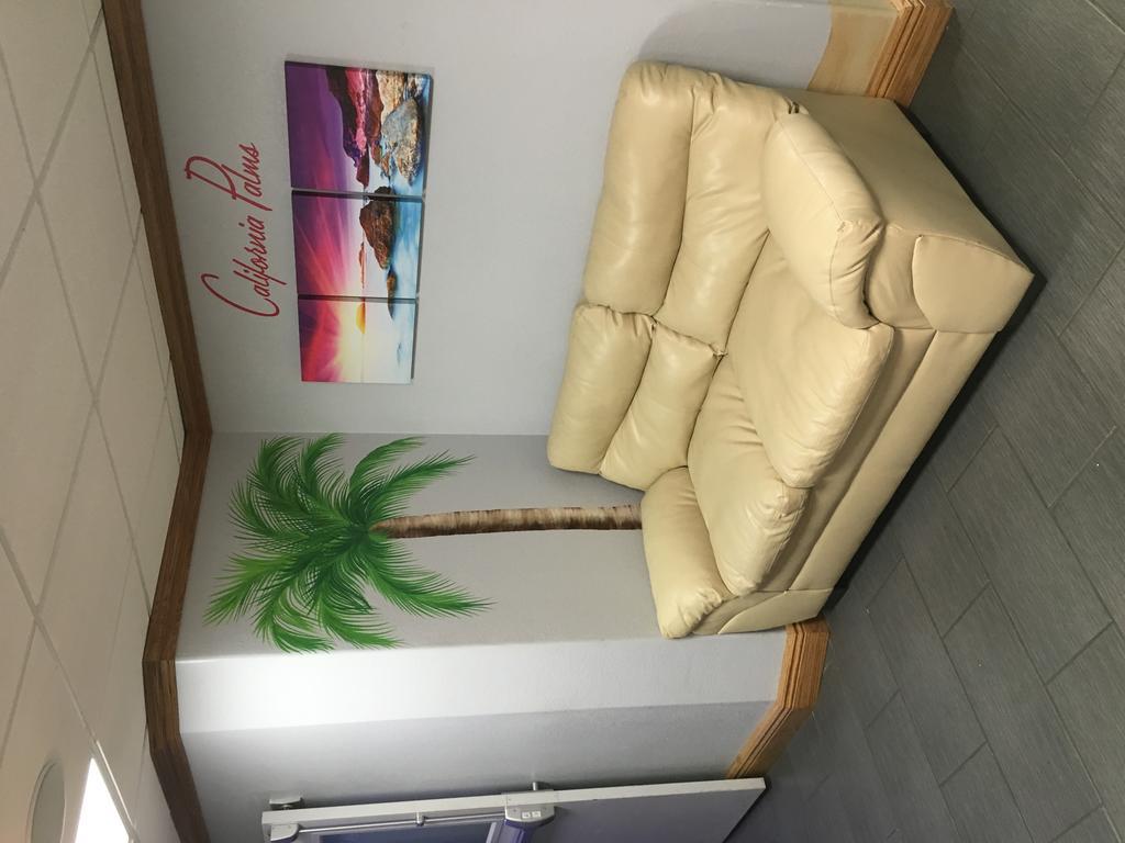 California Palms Hotel And Suites Austintown Εξωτερικό φωτογραφία
