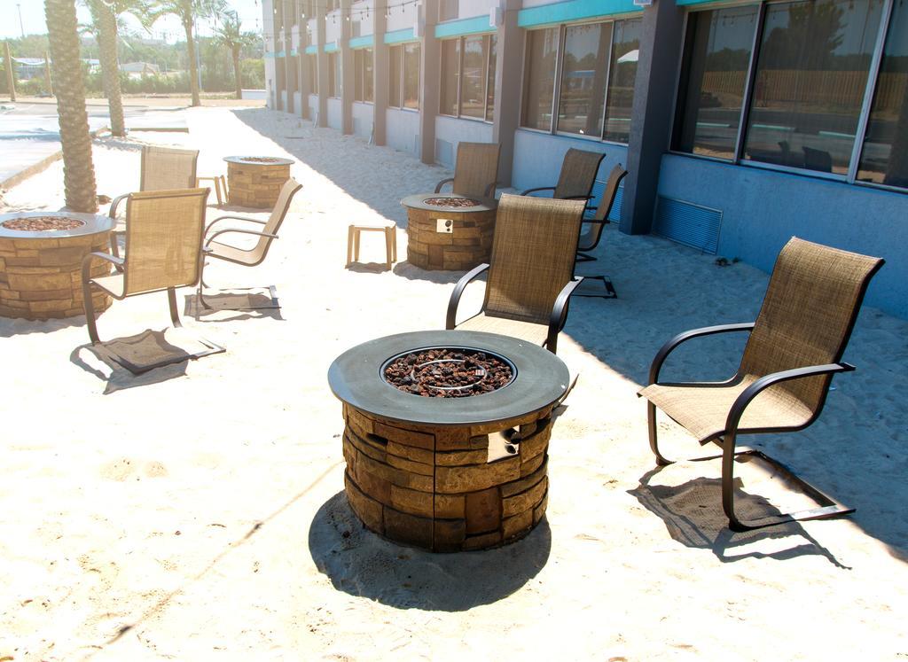 California Palms Hotel And Suites Austintown Εξωτερικό φωτογραφία