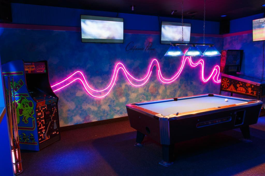 California Palms Hotel And Suites Austintown Εξωτερικό φωτογραφία